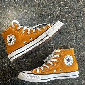 Converse Chuck Taylor’s High Top: Saffron Yellow